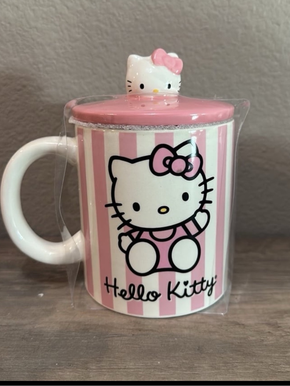Hello Kitty Mug With Topper
